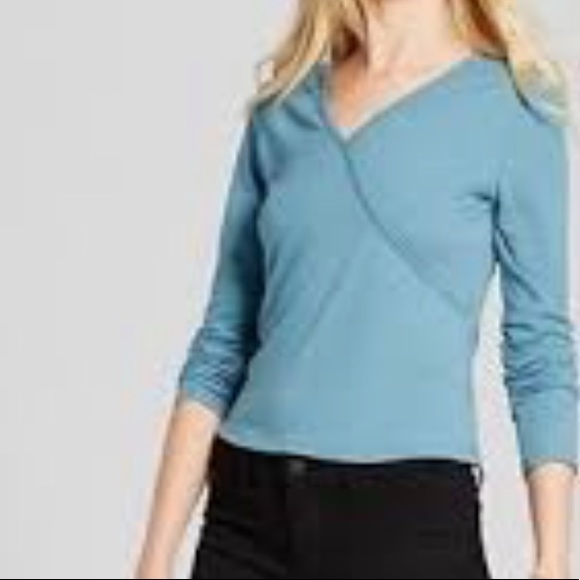 Mossimo Supply Co. Tops - Medium Mossimo Brand Crop Long Sleeve Tee. Nwot!